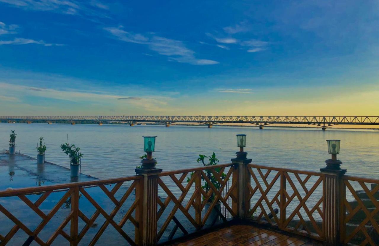 Excel River View Yangon Luaran gambar