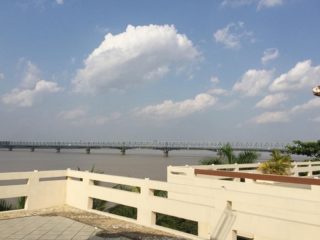 Excel River View Yangon Luaran gambar