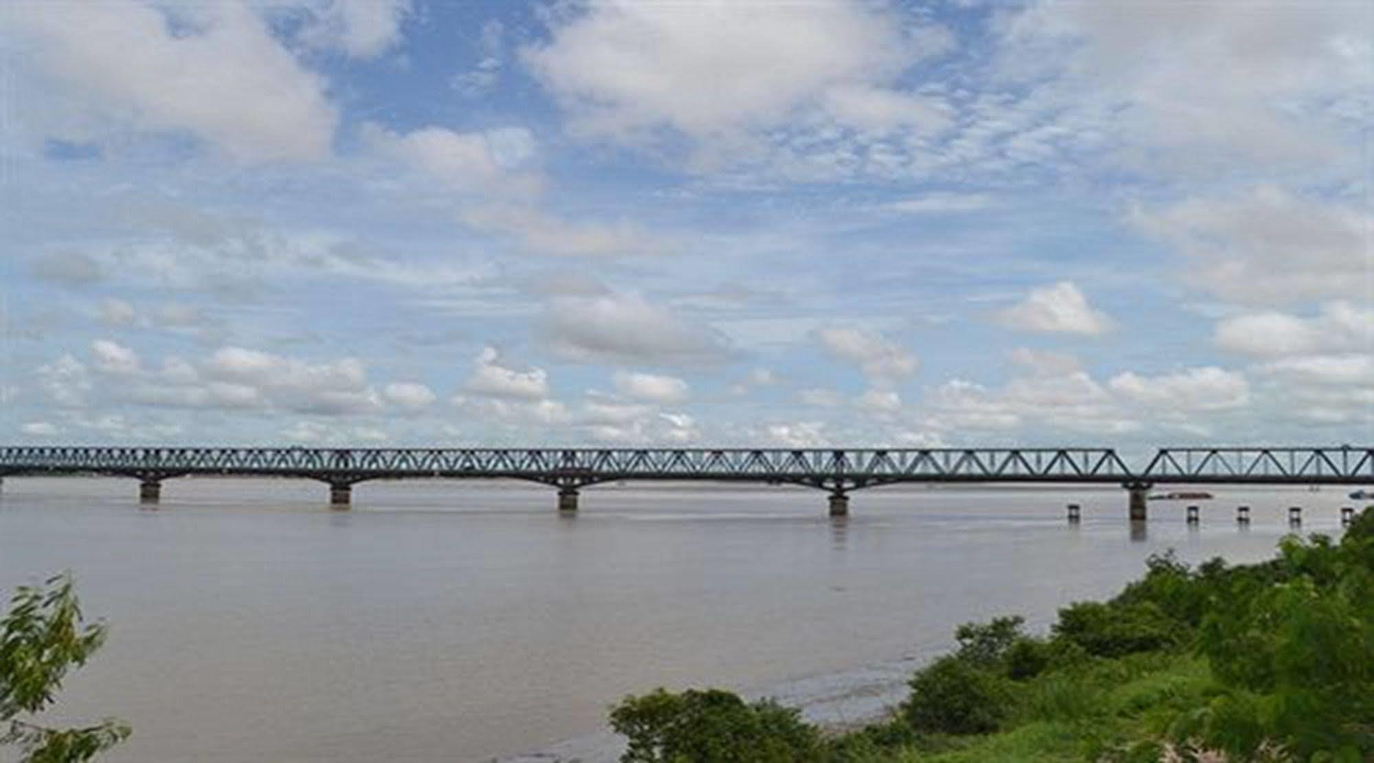 Excel River View Yangon Luaran gambar